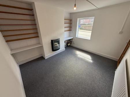 3 bedroom Semi-detached house to let in Rosliston Road, Burton-On-Trent, DE15