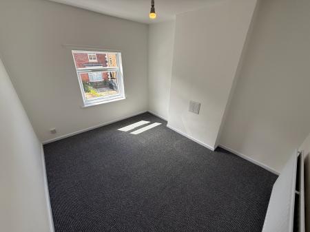 3 bedroom Semi-detached house to let in Rosliston Road, Burton-On-Trent, DE15