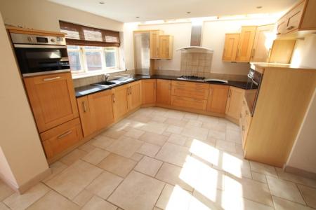 5 bedroom Detached house to let in Shakespeare Meadows, Repton, DE65