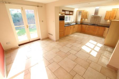 5 bedroom Detached house to let in Shakespeare Meadows, Repton, DE65