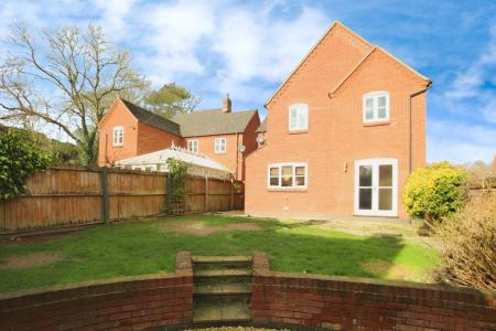 5 bedroom Detached house to let in Shakespeare Meadows, Repton, DE65