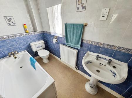 3 bedroom Detached house for sale in Ivy Grove, Burton-on-Trent, DE13
