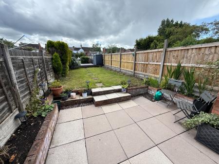 2 bedroom Terraced House to let in Brizlincote Street, Burton-On-Trent, DE15