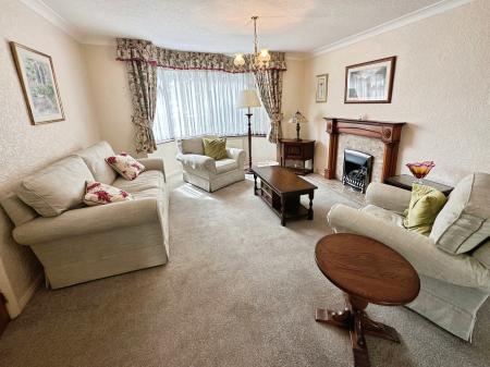 3 bedroom Detached house for sale in Burton Road, Branston, Burton-on-Trent, DE14