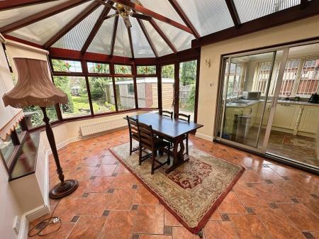 3 bedroom Detached house for sale in Burton Road, Branston, Burton-on-Trent, DE14