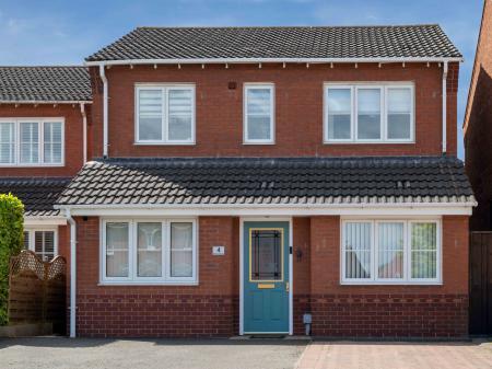 3 bedroom Detached house for sale in Mason Crescent, Swadlincote, Derbyshire, DE11