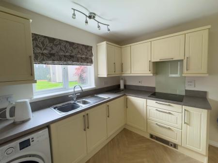 3 bedroom Detached house for sale in Mason Crescent, Swadlincote, Derbyshire, DE11