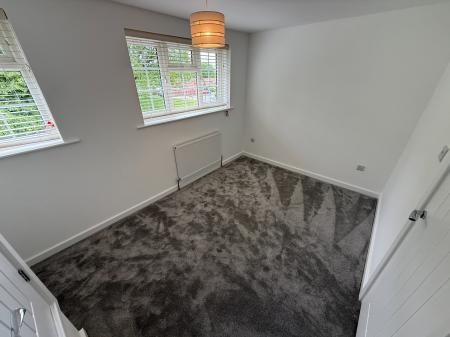 3 bedroom Semi-detached house to let in Heron Drive, Woodville, DE11