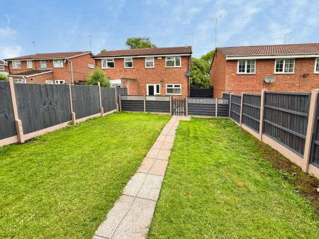 3 bedroom Semi-detached house to let in Heron Drive, Woodville, DE11