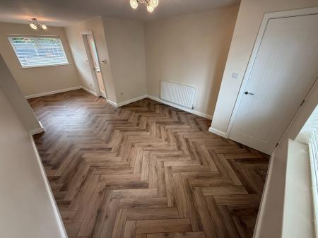 3 bedroom Semi-detached house to let in Heron Drive, Woodville, DE11