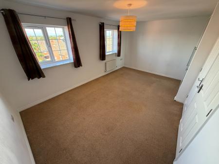 4 bedroom Town house to let in Salford Way, Church Gresley, Swadlincote, DE11