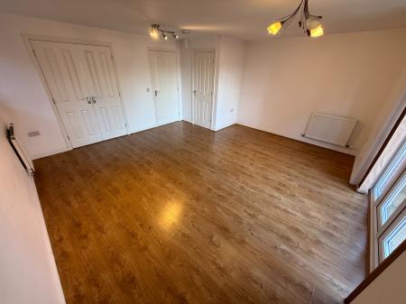 4 bedroom Town house to let in Salford Way, Church Gresley, Swadlincote, DE11