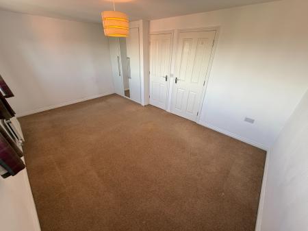 4 bedroom Town house to let in Salford Way, Church Gresley, Swadlincote, DE11