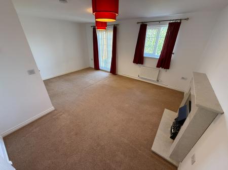 4 bedroom Town house to let in Salford Way, Church Gresley, Swadlincote, DE11