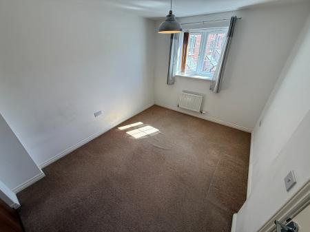 4 bedroom Town house to let in Salford Way, Church Gresley, Swadlincote, DE11