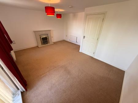 4 bedroom Town house to let in Salford Way, Church Gresley, Swadlincote, DE11