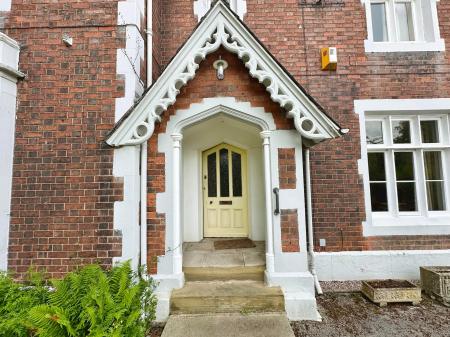 4 bedroom Detached house for sale in Newton Road, Burton-on-Trent, DE15