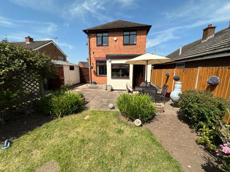 3 bedroom Detached house for sale in Rosliston Road, Stapenhill, Burton-on-Trent, DE15