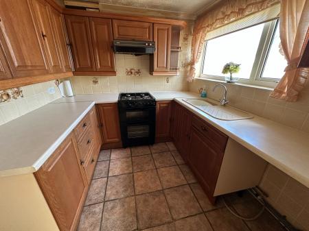 2 bedroom Semi-detached bungalow for sale in Farm Side, Newhall, Swadlincote, Derbyshire, DE11