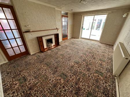 2 bedroom Semi-detached bungalow for sale in Farm Side, Newhall, Swadlincote, Derbyshire, DE11