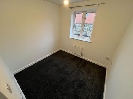 3 bedroom Town house to let in King Lane, Burton-On-Trent, DE13