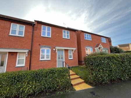 3 bedroom Town house to let in King Lane, Burton-On-Trent, DE13