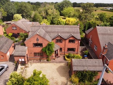 4 bedroom Detached house for sale in Henhurst Hill, Burton-on-Trent, DE13