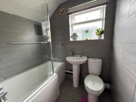 2 bedroom Terraced House for sale in Hall Street, Church Gresley, Swadlincote, Derbyshire, DE11