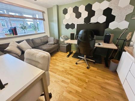 4 bedroom Semi-detached house for sale in Dalton Avenue, Stapenhill, Burton-on-Trent, DE15