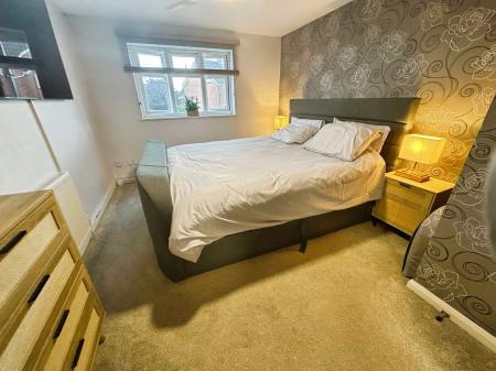 4 bedroom Semi-detached house for sale in Dalton Avenue, Stapenhill, Burton-on-Trent, DE15