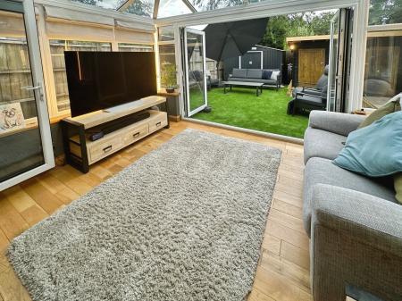 4 bedroom Semi-detached house for sale in Dalton Avenue, Stapenhill, Burton-on-Trent, DE15
