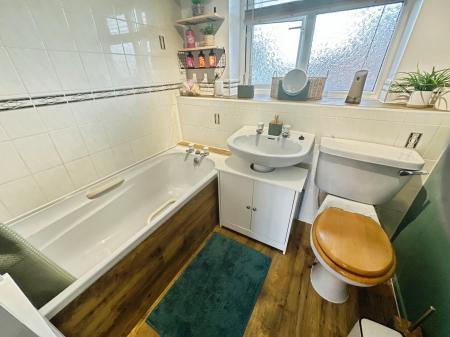 4 bedroom Semi-detached house for sale in Dalton Avenue, Stapenhill, Burton-on-Trent, DE15