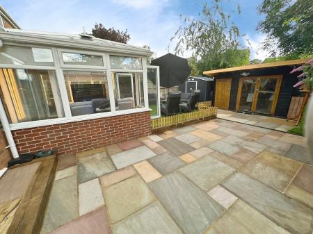 4 bedroom Semi-detached house for sale in Dalton Avenue, Stapenhill, Burton-on-Trent, DE15