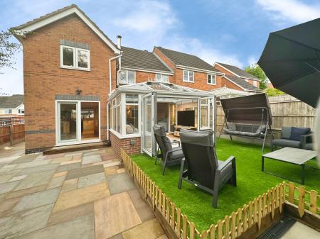 4 bedroom Semi-detached house for sale in Dalton Avenue, Stapenhill, Burton-on-Trent, DE15