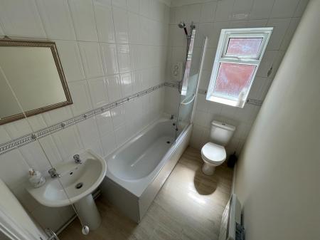 1 bedroom Flat to let in Derby Street, Burton-On-Trent, DE14