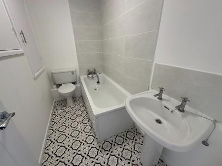 2 bedroom Semi-detached house for sale in Weston Park Ave, Stretton, Burton-on-Trent, DE14