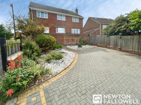 5 bedroom Detached house for sale in Cambrian Way, Swadlincote, DE11