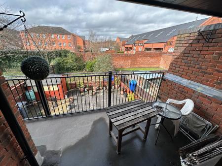 2 bedroom Flat to let in Milton Street, Burton-On-Trent, DE14