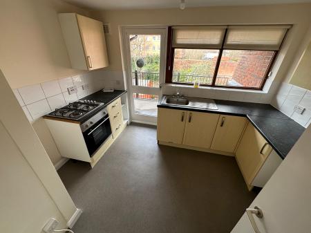2 bedroom Flat to let in Milton Street, Burton-On-Trent, DE14
