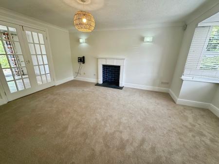 5 bedroom Detached house for sale in Ashworth Avenue, Brizlincote Valley, Burton-on-Trent, DE15