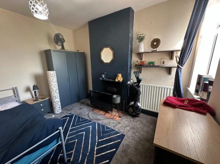 4 bedroom Semi-detached house for sale in Belvedere Road, Burton-on-Trent, DE13