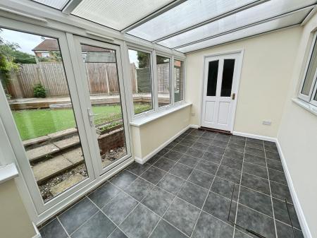 3 bedroom Semi-detached house for sale in Goodwood Close, Stretton, Burton-on-Trent, DE13