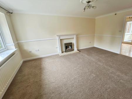 3 bedroom Semi-detached house for sale in Goodwood Close, Stretton, Burton-on-Trent, DE13