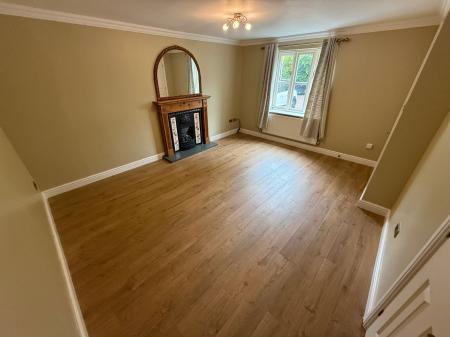 5 bedroom Detached house to let in Shakespeare Meadows, Repton, DE65