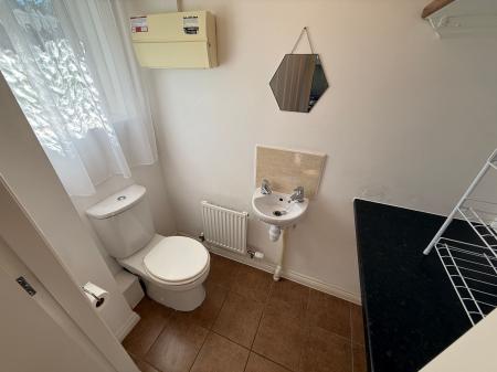 4 bedroom End of terrace house to let in Salford Way, Church Gresley, DE11