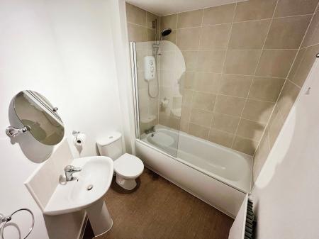 3 bedroom End of terrace house to let in Perle Road, Burton-On-Trent, DE14