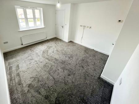3 bedroom End of terrace house to let in Perle Road, Burton-On-Trent, DE14