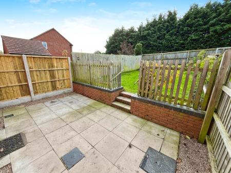 3 bedroom End of terrace house to let in Perle Road, Burton-On-Trent, DE14