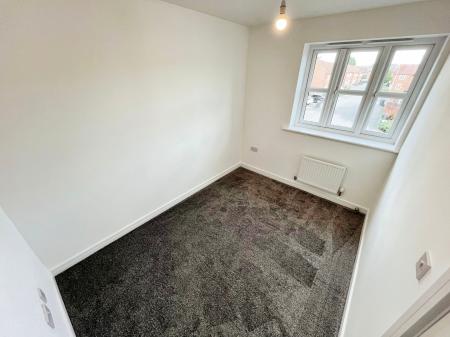3 bedroom End of terrace house to let in Perle Road, Burton-On-Trent, DE14
