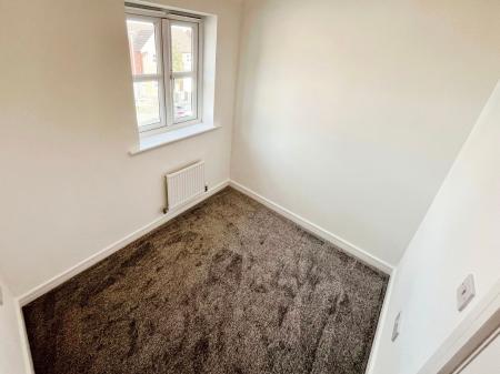 3 bedroom End of terrace house to let in Perle Road, Burton-On-Trent, DE14